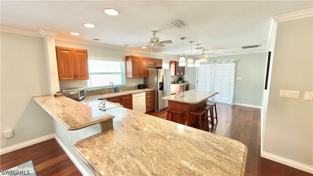573 108th Avenue N - Photo 3
