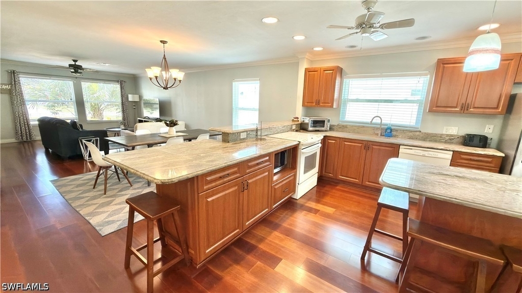 573 108th Avenue N - Photo 5