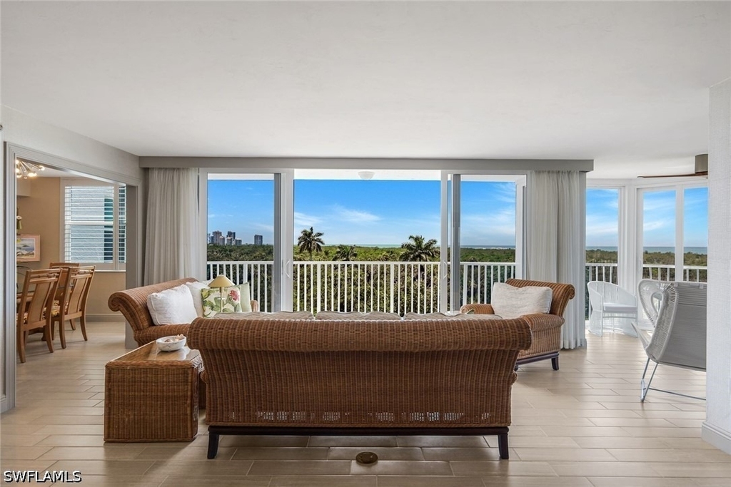 6361 Pelican Bay Boulevard - Photo 2