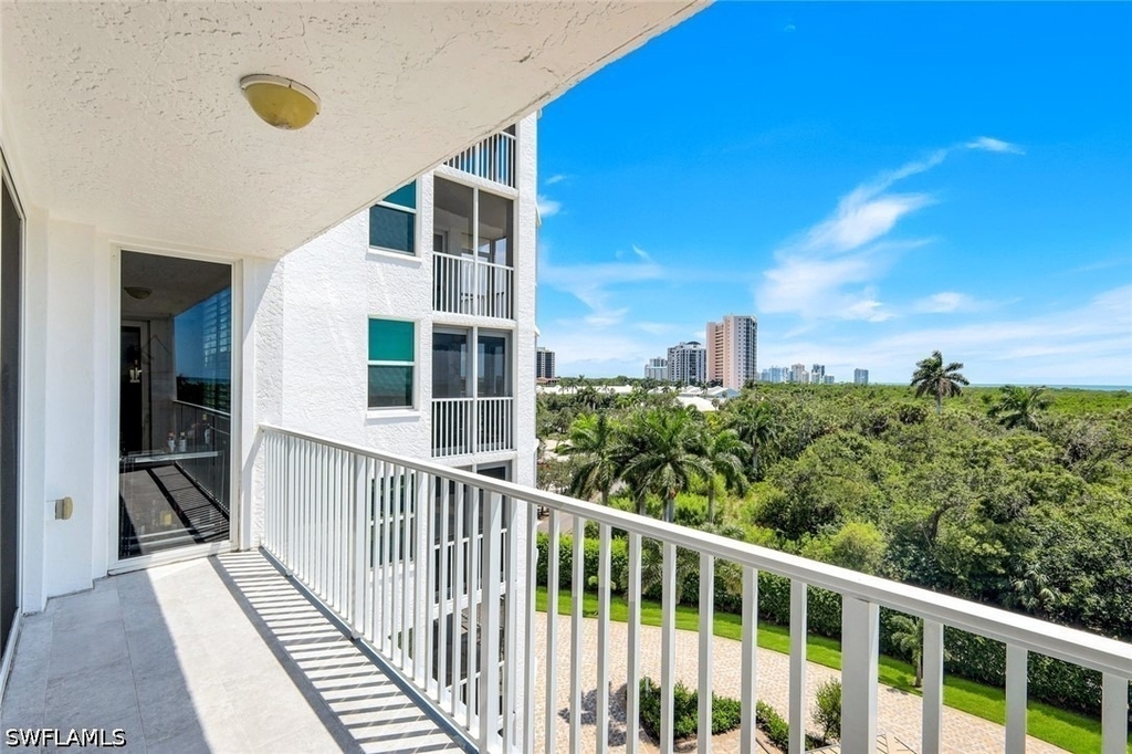 6361 Pelican Bay Boulevard - Photo 13