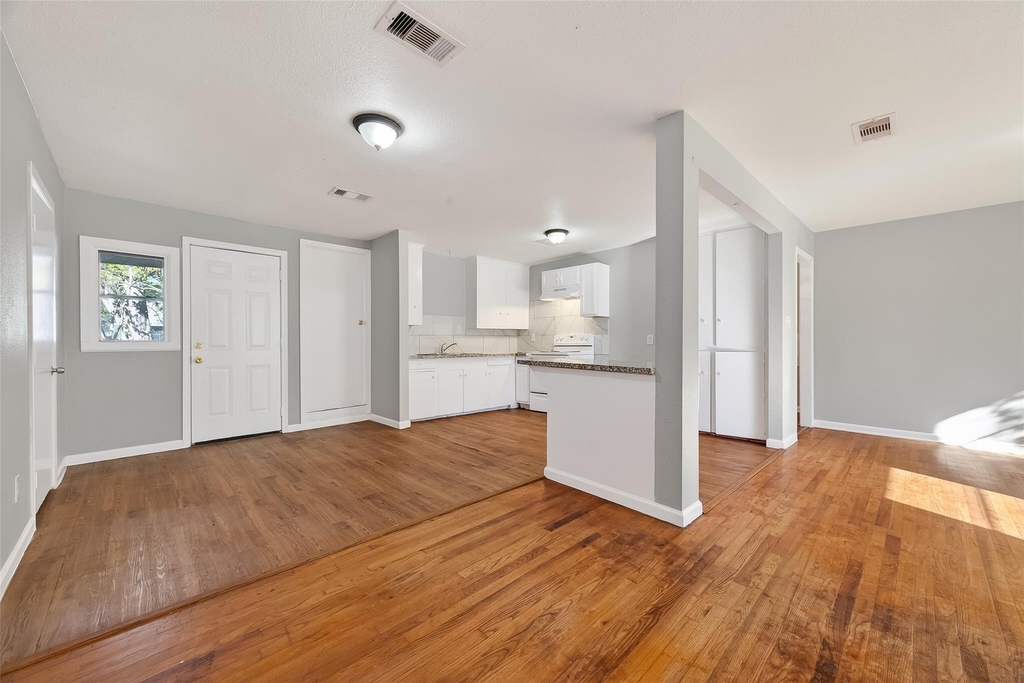 6127 Beldart Street - Photo 4