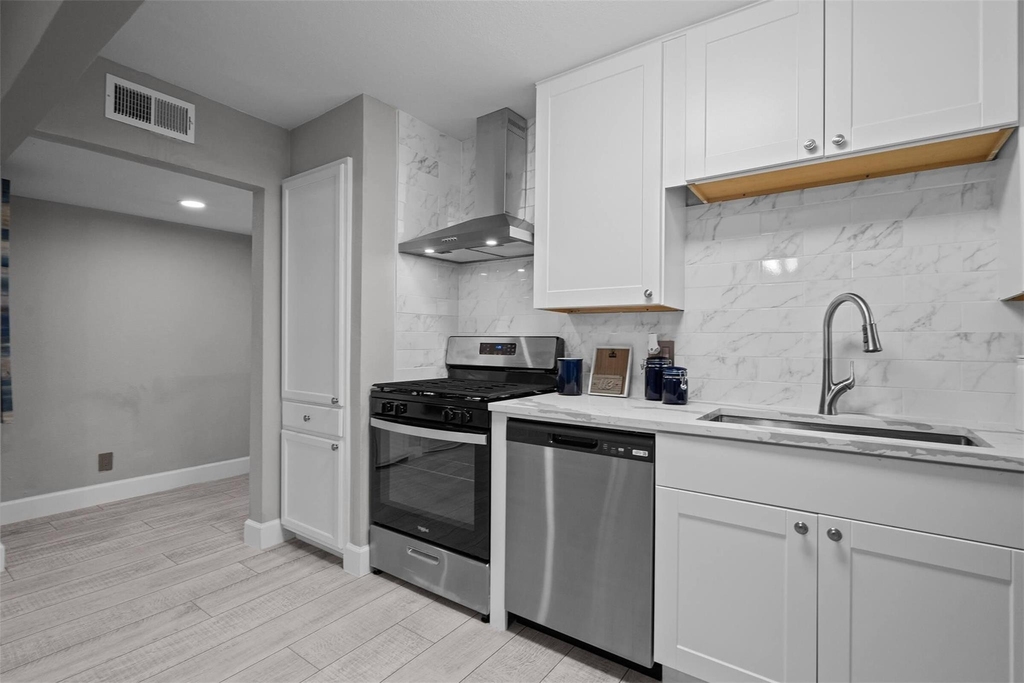 8100 Seawall Boulevard - Photo 2