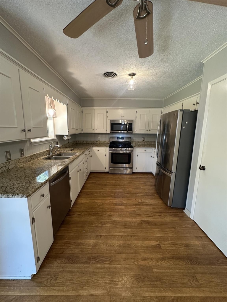 1204 E Stone - Photo 2