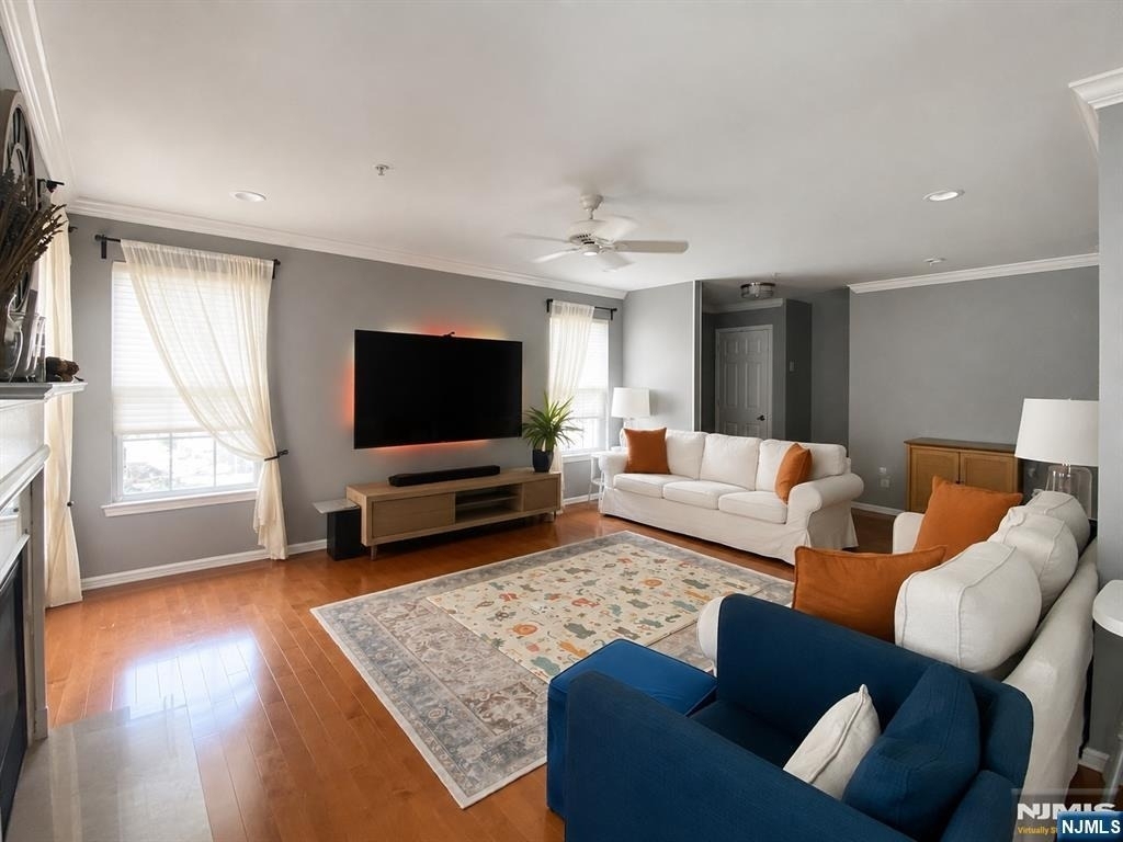 161 Terrace - Photo 2