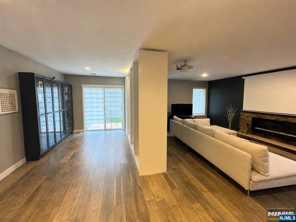 161 Terrace - Photo 9
