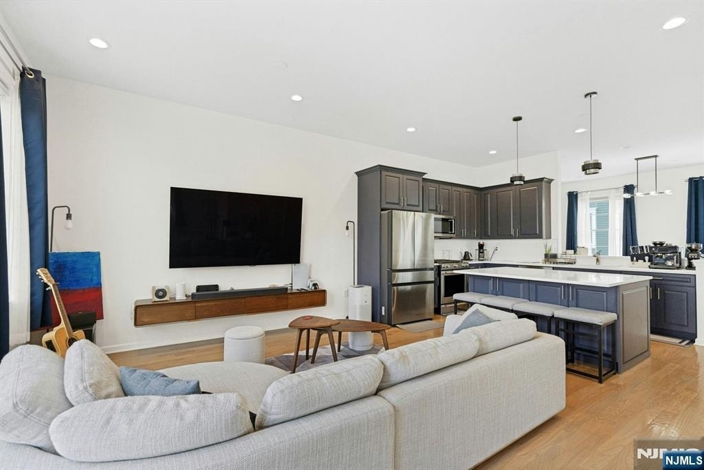 62 Parkside - Photo 1