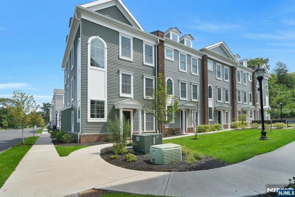 62 Parkside - Photo 0