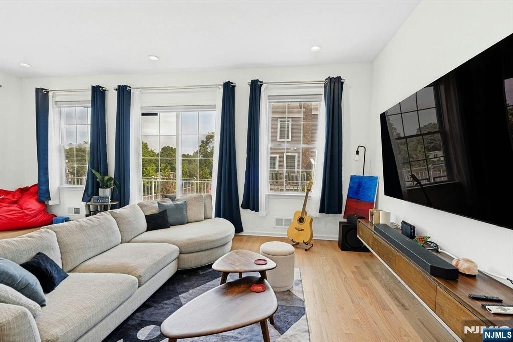 62 Parkside - Photo 3