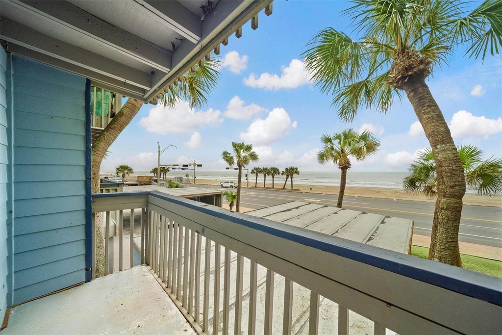8100 Seawall Boulevard - Photo 8