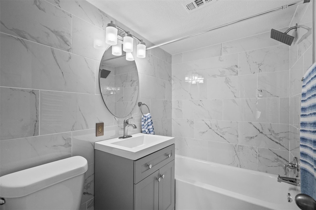 8100 Seawall Boulevard - Photo 7