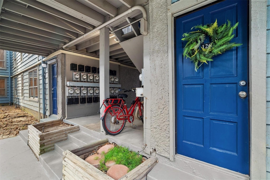 8100 Seawall Boulevard - Photo 10