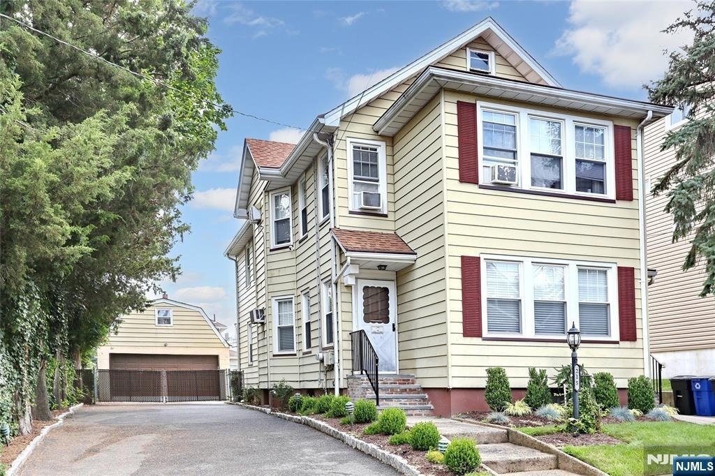 215 Walter - Photo 1