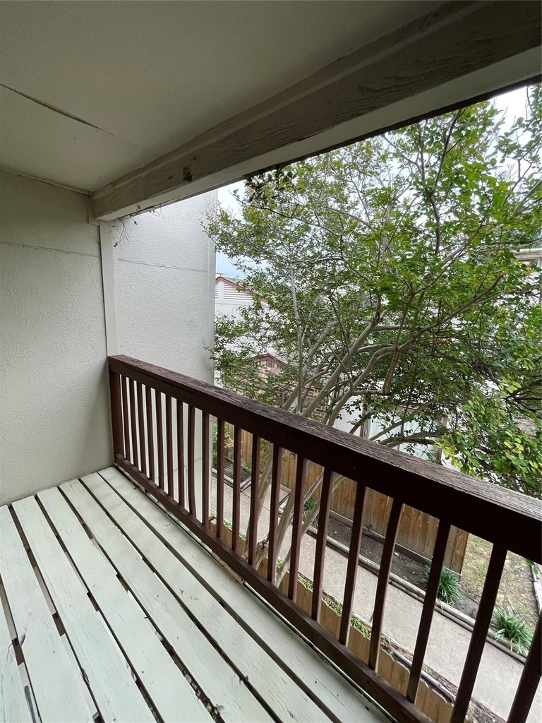 3909 Tanglewilde Street - Photo 13