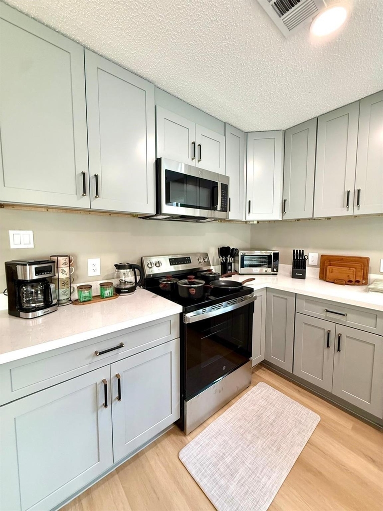 6310 Briar Terrace Drive - Photo 10