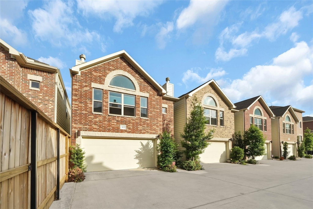 3633 Main Plaza Drive - Photo 1