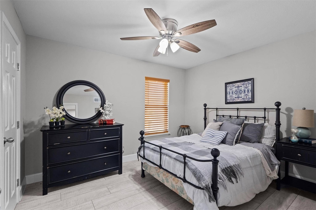 8100 Seawall Boulevard - Photo 5