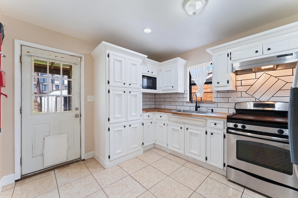 1923 Tabor Street - Photo 9