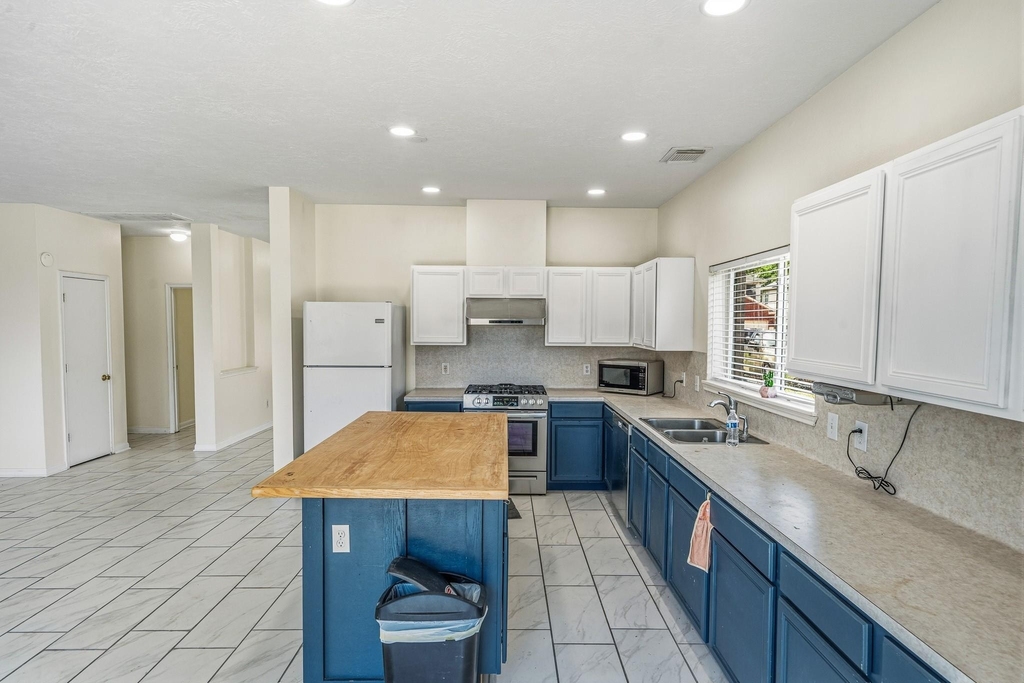 9641 Weldridge Drive - Photo 11