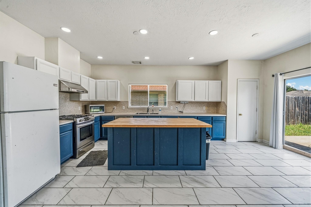 9641 Weldridge Drive - Photo 9