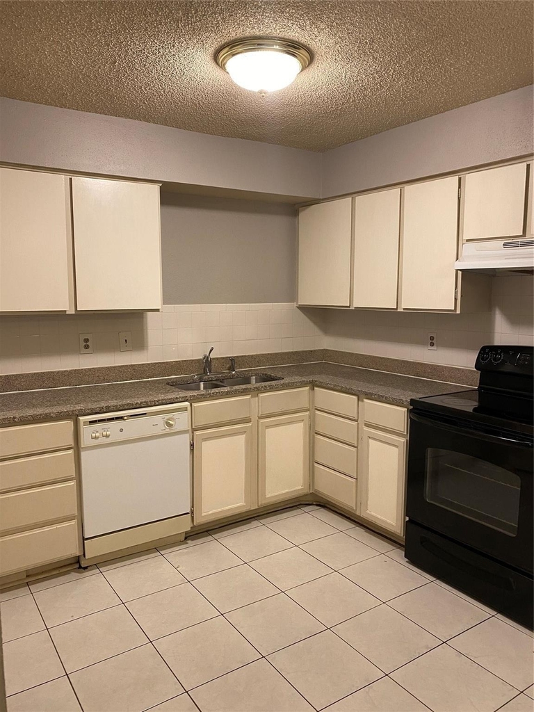 12008 Mighty Oak Drive - Photo 1