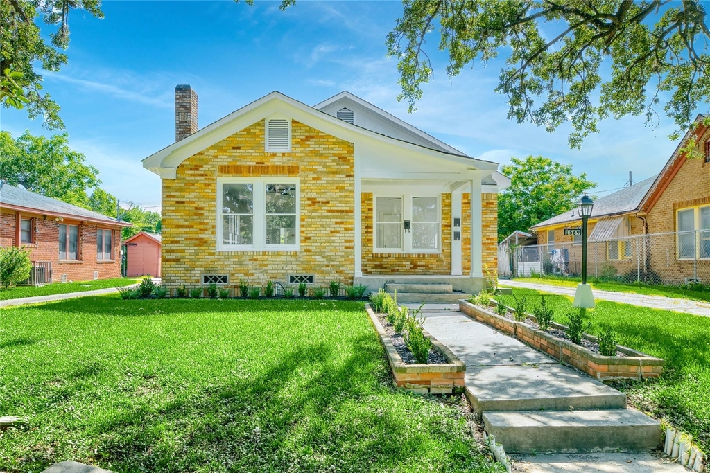1569 Elliott Street - Photo 0