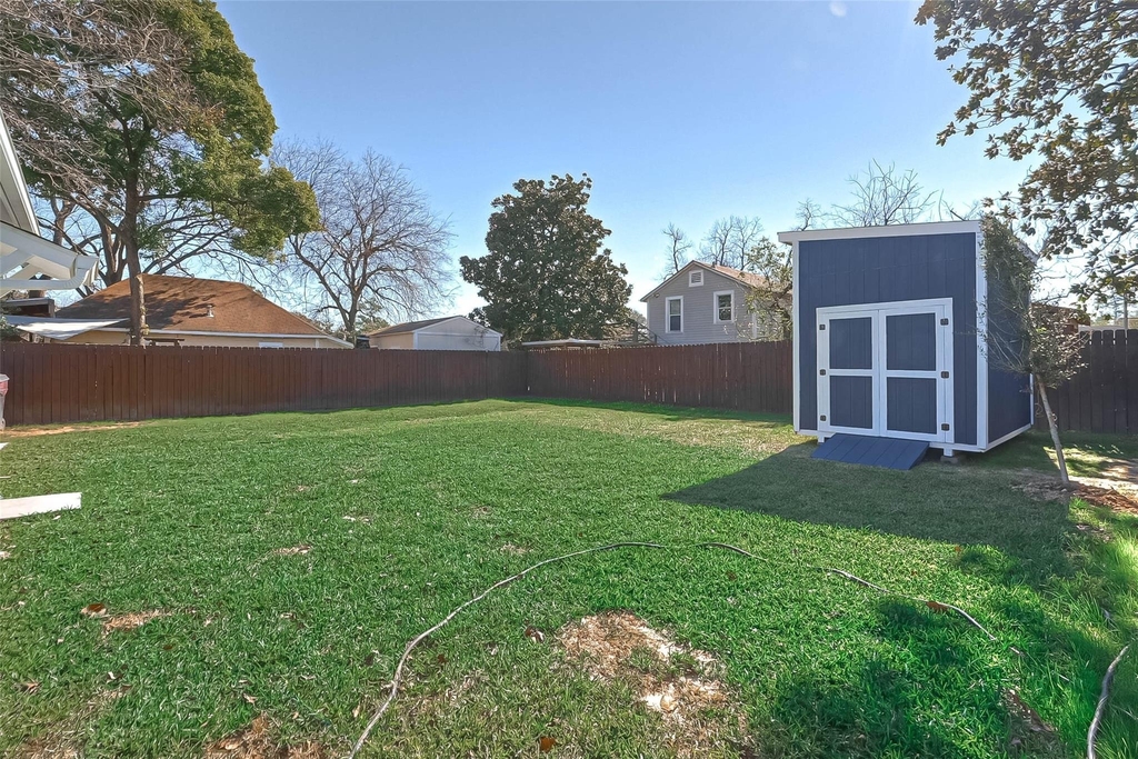910 King Street - Photo 32