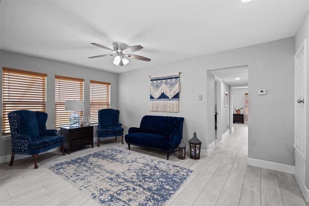 8100 Seawall Boulevard - Photo 3