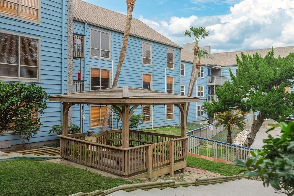 8100 Seawall Boulevard - Photo 12