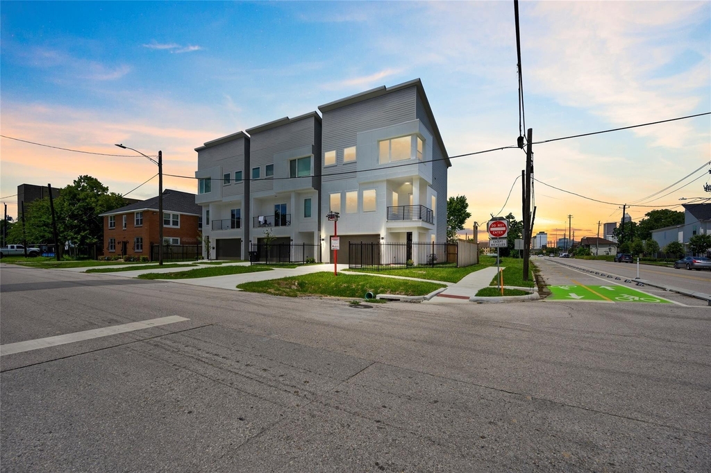 2102 Live Oak Street - Photo 21