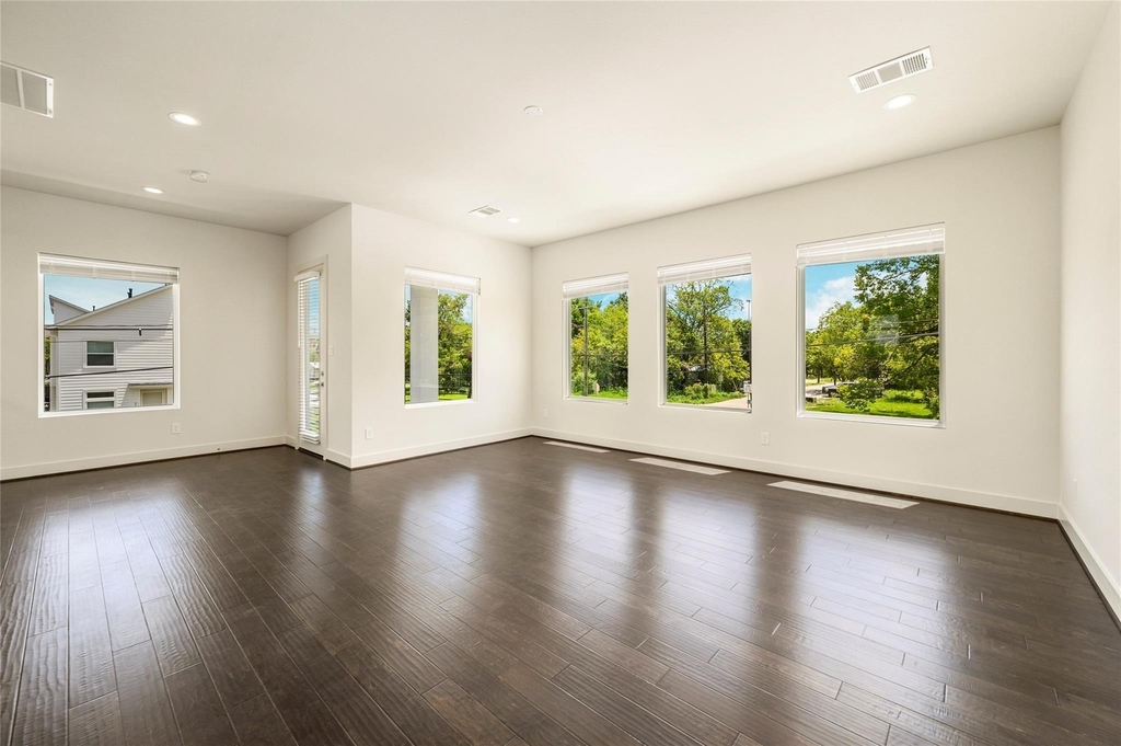 2102 Live Oak Street - Photo 5