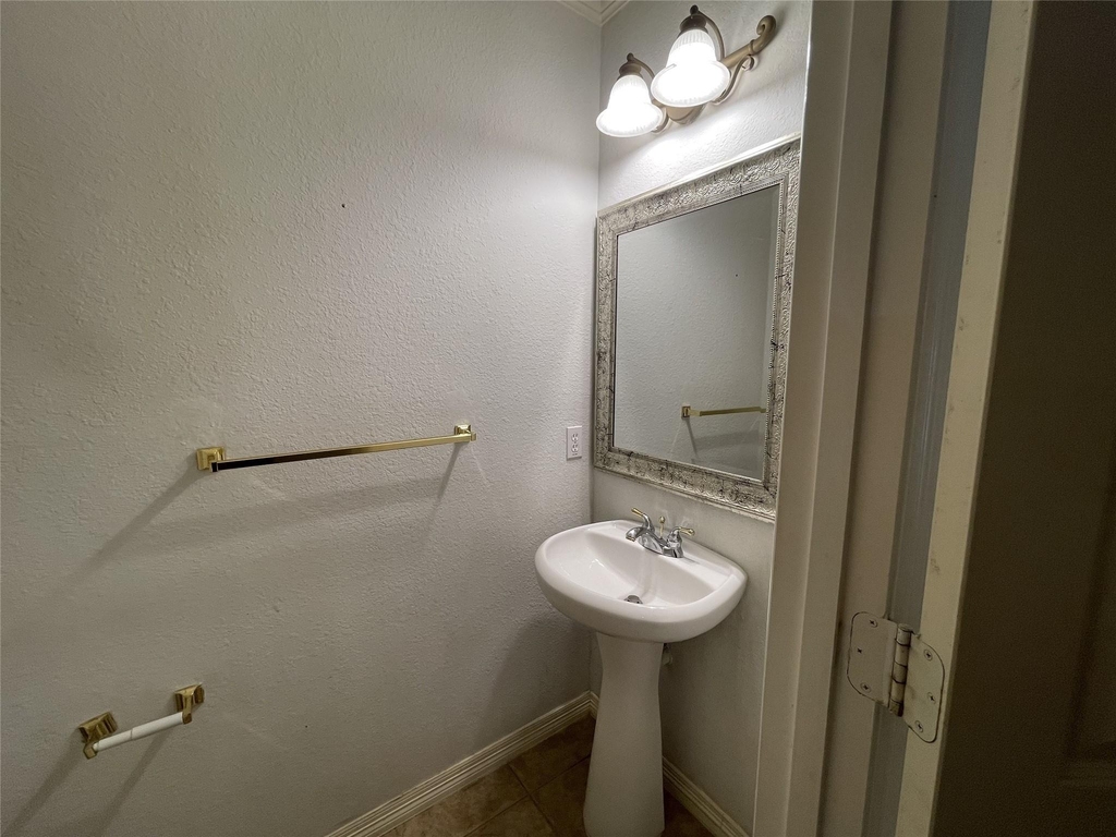 6410 E Linpar Court - Photo 10