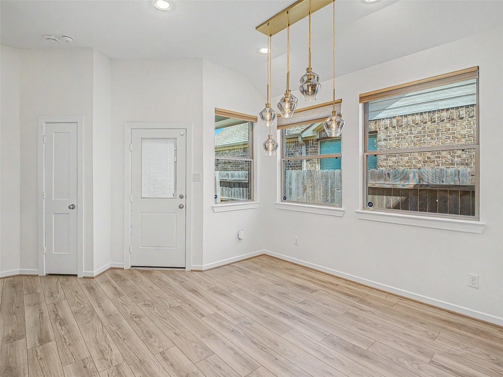 6019 Dovetail Cliff Court - Photo 13