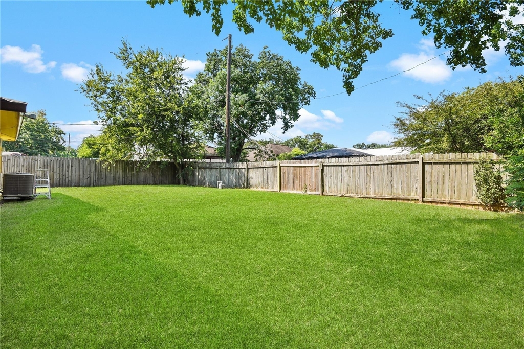 2817 Lancaster Lane - Photo 5