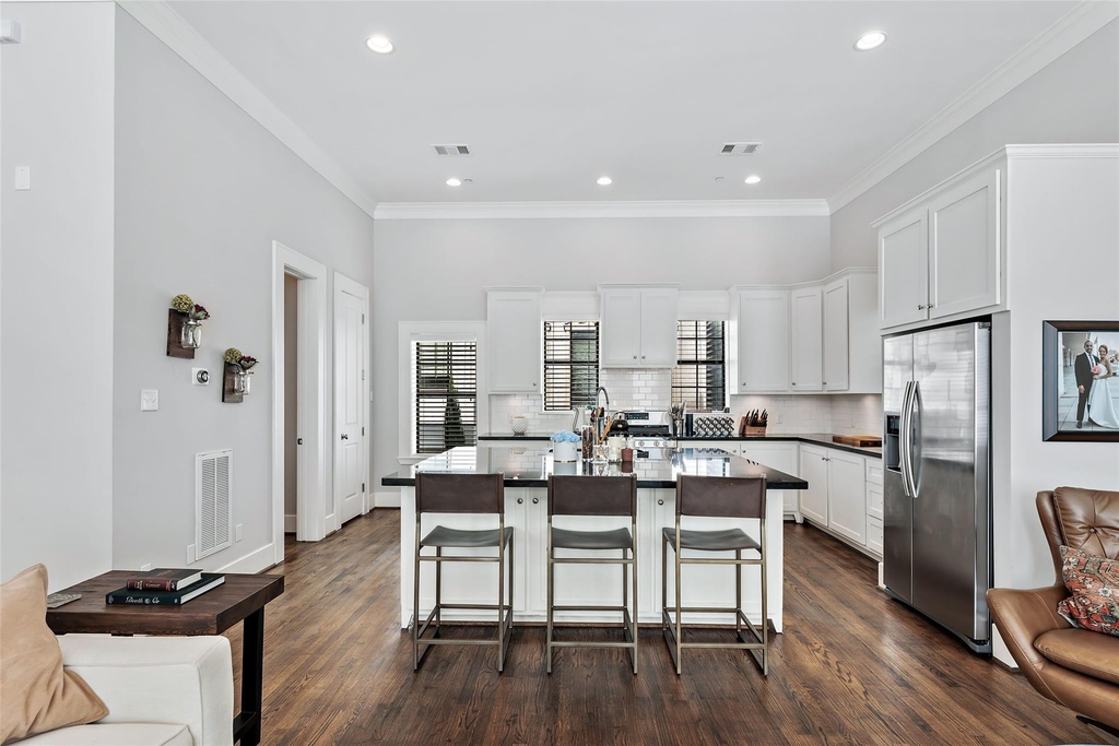 1504 Knox Street - Photo 8