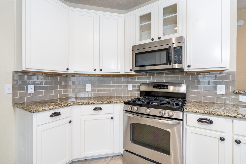 9315 Hidden Court - Photo 12