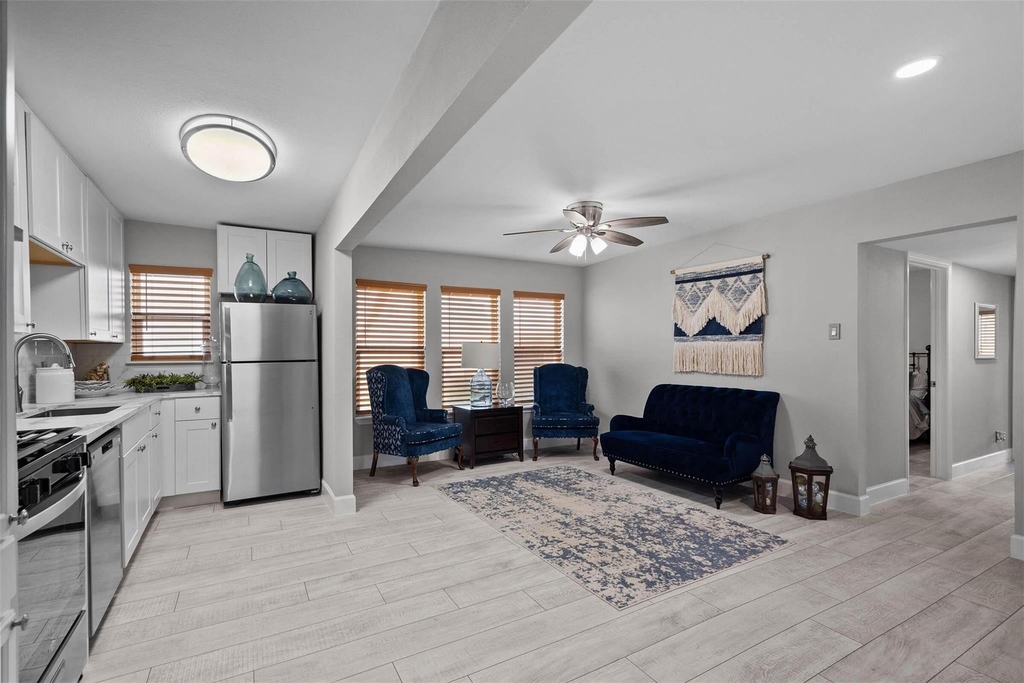 8100 Seawall Boulevard - Photo 4