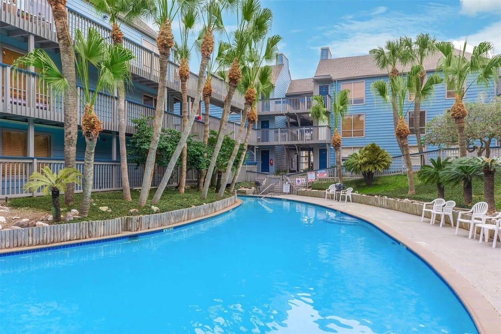 8100 Seawall Boulevard - Photo 0