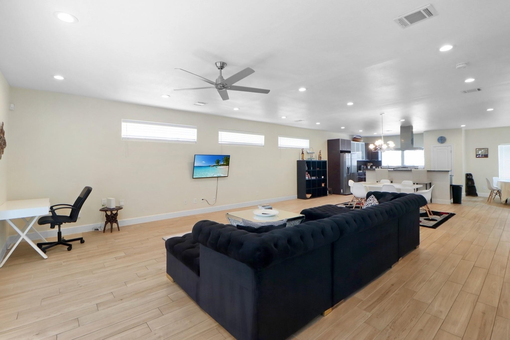 3045 Clinton Drive - Photo 5