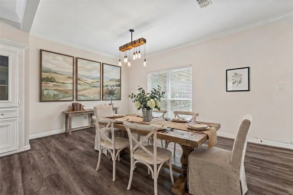 1017 Nantucket Drive - Photo 2