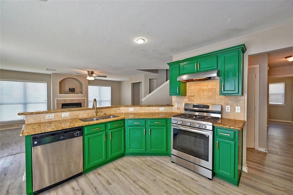 19803 Lindenwick Court - Photo 12
