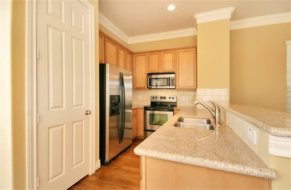 1717 Spring Street - Photo 4