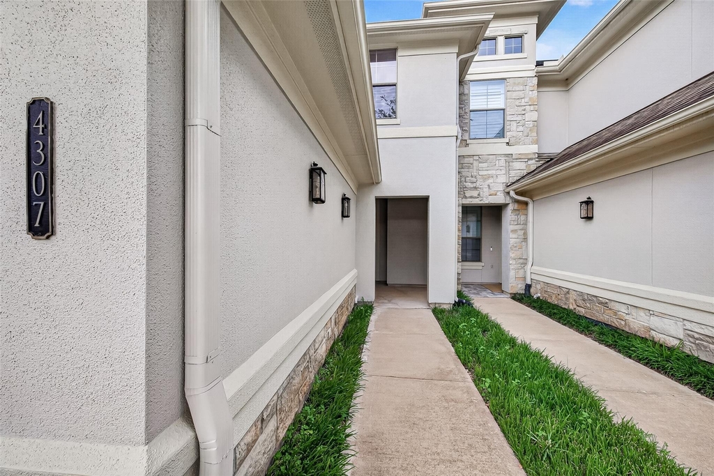 4307 Lake Walk Court - Photo 4