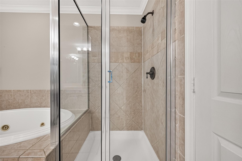 4307 Lake Walk Court - Photo 32
