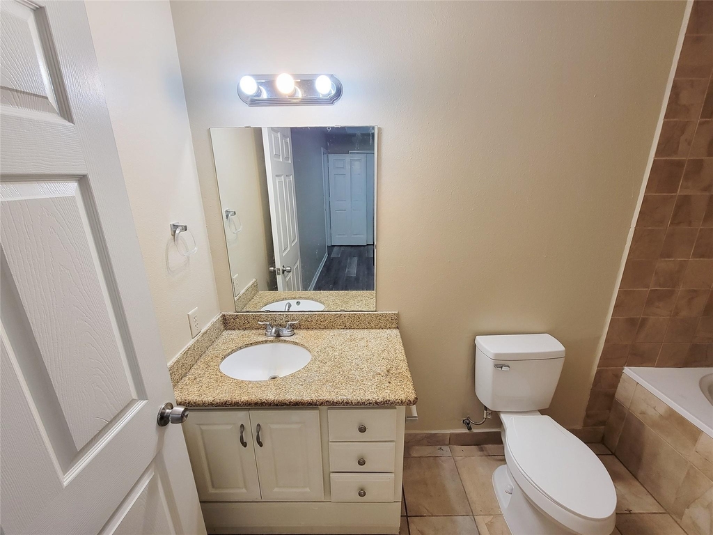 12700 Royal Green Drive - Photo 29