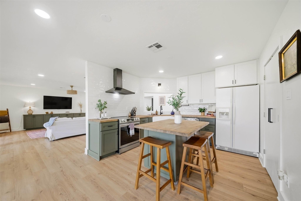 8052 Perry Lane - Photo 16