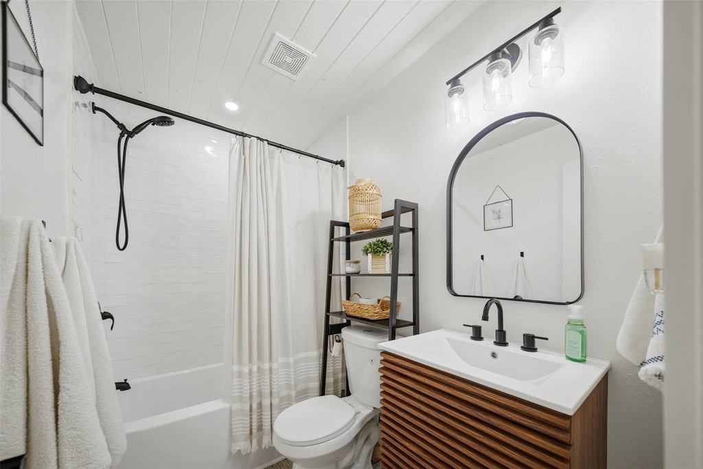 8052 Perry Lane - Photo 31