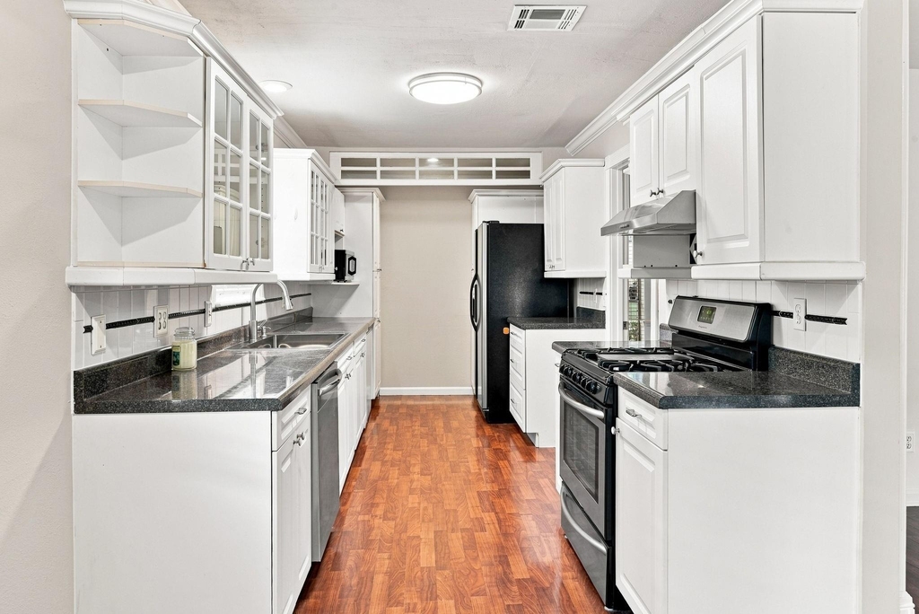 10715 Wickersham Lane - Photo 14