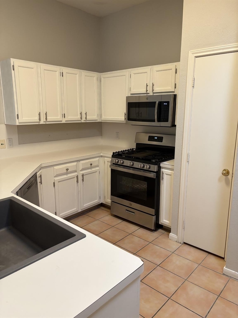 1830 Creek - Photo 3