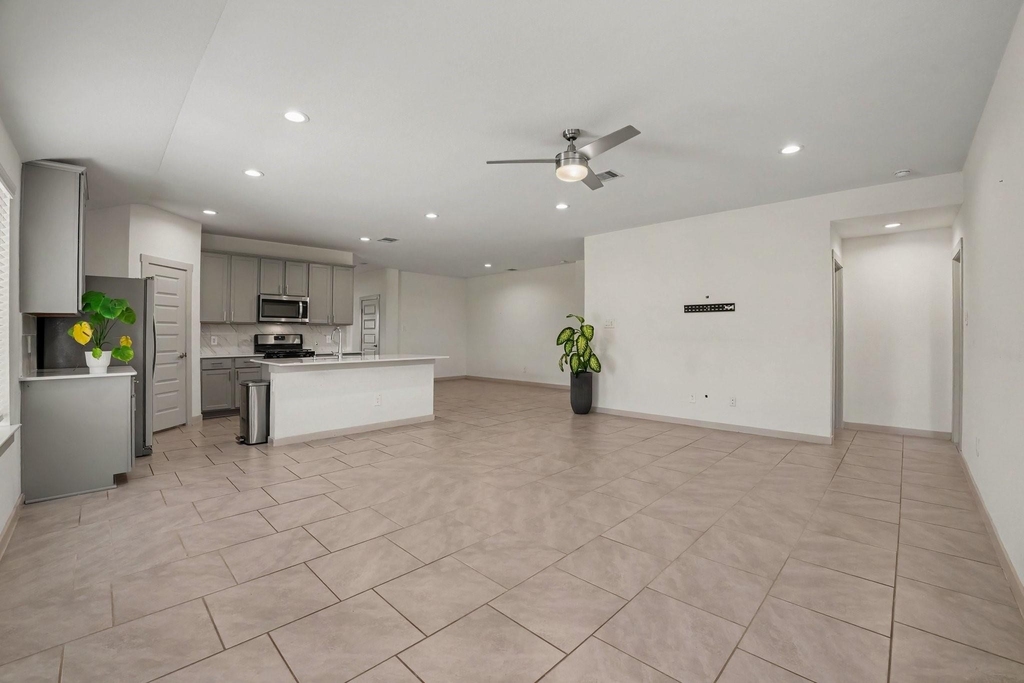 4002 Itzle Island Court - Photo 12