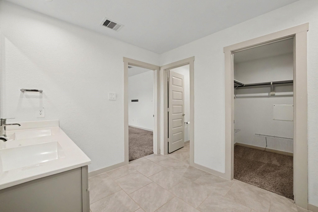 4002 Itzle Island Court - Photo 15